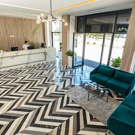 Real Hotel מלון 4*
