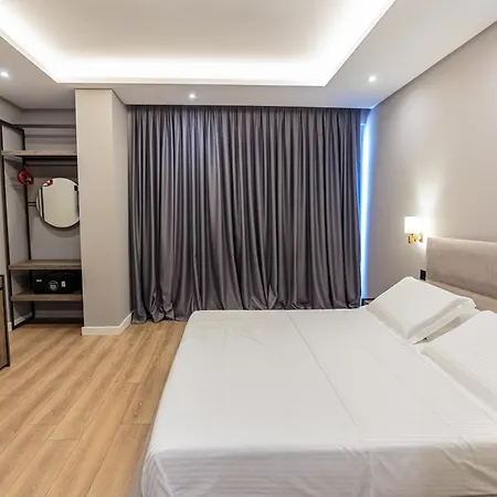 Real Hotel מלון Vlorë